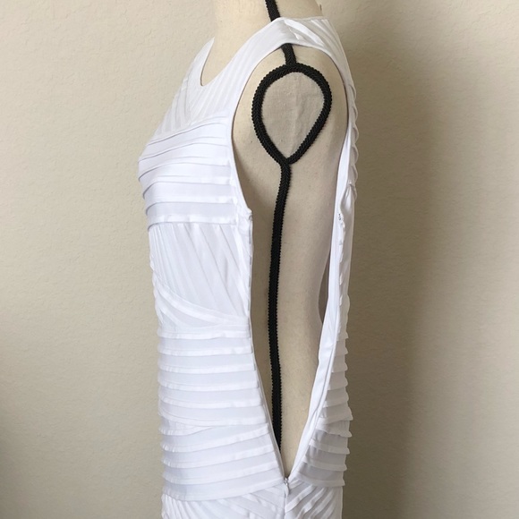 🚫SOLD🚫Calvin Klein White Sleeveless Sheath - Picture 4 of 7